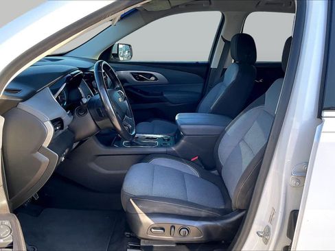Used 2019 Chevrolet Traverse LT FWD image 8