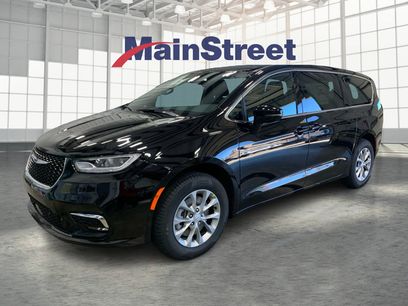 New 2026 Chrysler Pacifica Limited