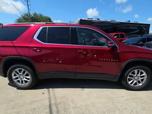 Used 2019 Chevrolet Traverse LT FWD image 1