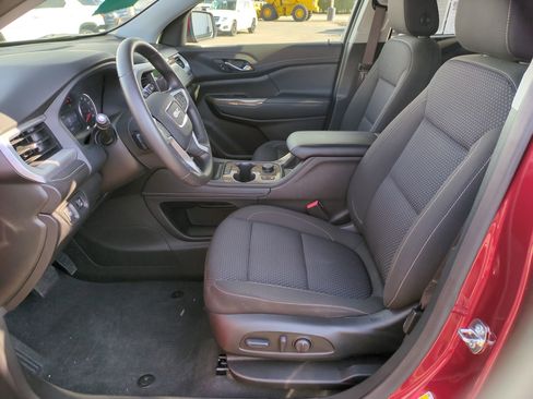 Certified 2023 GMC Acadia SLE w/ Driver Convenience Package image 18