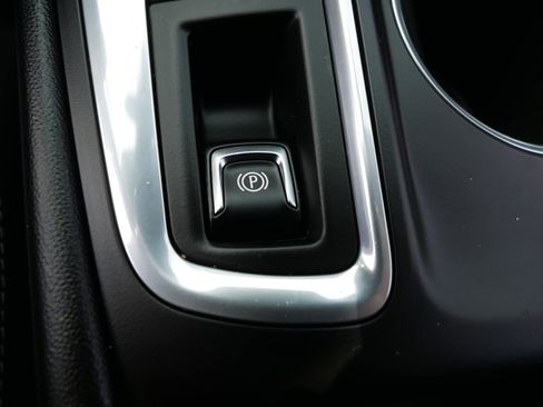 Used 2020 Chevrolet Equinox LS w/ LS Convenience Package image 28