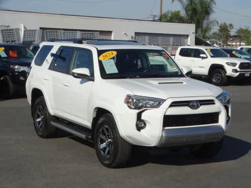Certified 2024 Toyota 4Runner TRD Off-Road Premium w/ Moonroof Package image 2