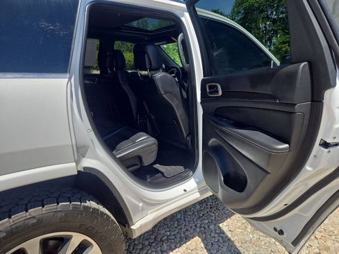 Used 2017 Jeep Grand Cherokee Overland AWD/4WD image 24