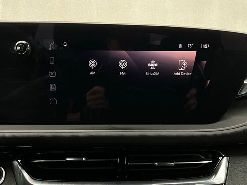 Used 2025 Buick Envista Sport Touring image 30