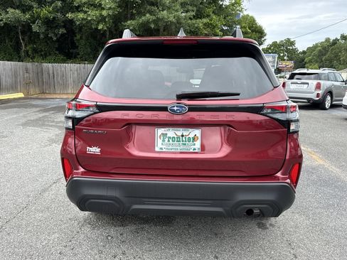 Used 2025 Subaru Forester Premium w/ Convenience Package #1 AWD/4WD image 4