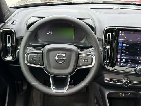 Used 2023 Volvo XC40 Recharge Ultimate AWD/4WD image 11