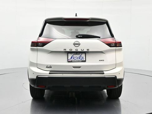 Used 2024 Nissan Rogue S image 7