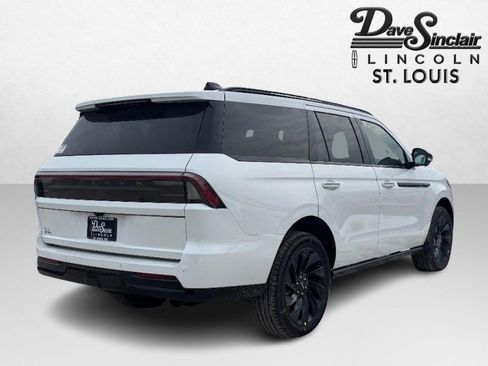 New 2026 Lincoln Navigator Reserve w/ Jet Appearance Package image 5