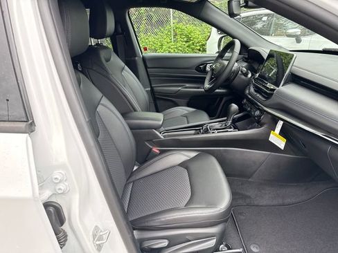 New 2026 Jeep Compass Latitude AWD/4WD image 9