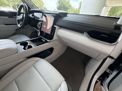 Certified 2024 GMC Acadia Denali AWD/4WD image 29
