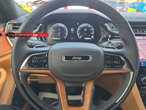 Used 2025 Jeep Grand Cherokee L Summit AWD/4WD image 13