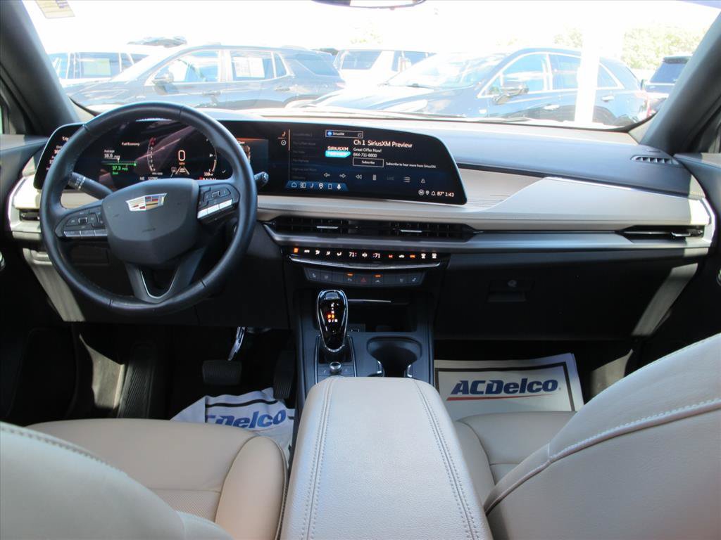 Used 2024 Cadillac XT4 Premium Luxury w/ Technology Package FWD image 22