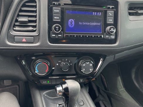 Used 2021 Honda HR-V LX image 4