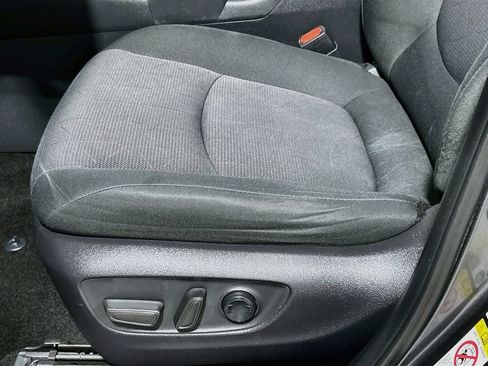 Used 2019 Toyota RAV4 XLE w/ Convenience Package FWD image 16