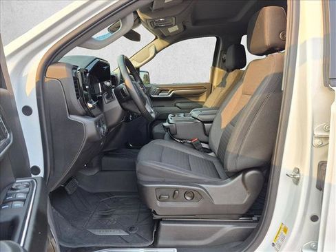 Used 2024 Chevrolet Silverado 1500 LT RWD image 16