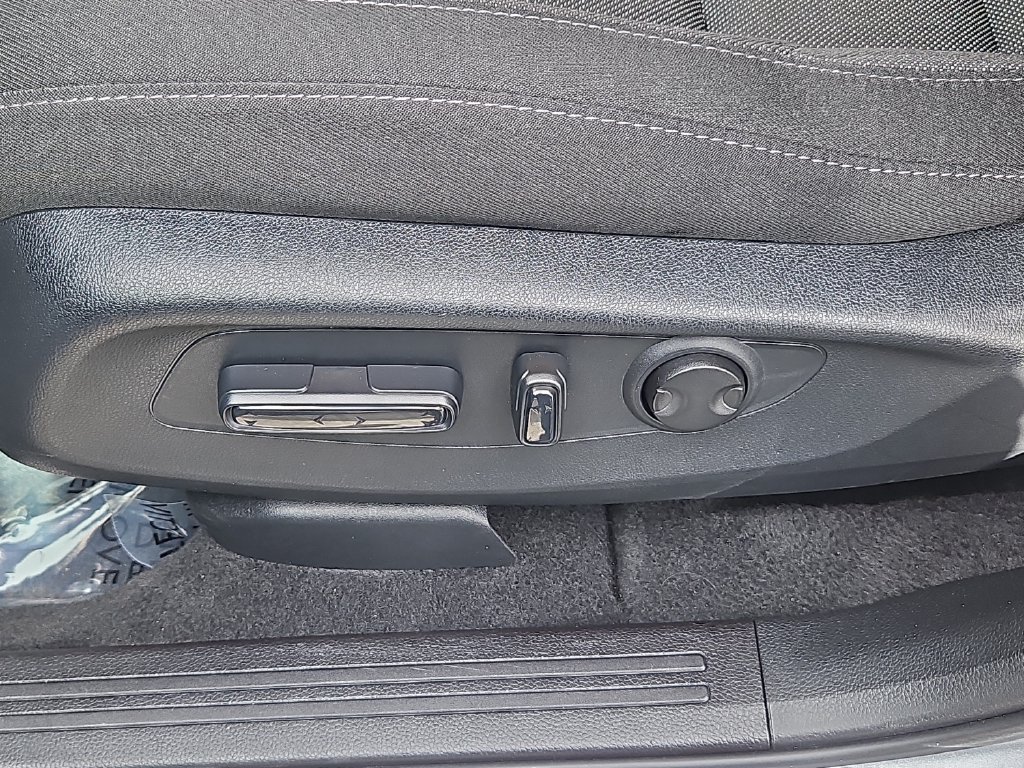 Certified 2025 Honda CR-V EX image 20