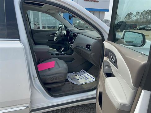 Used 2021 Chevrolet Traverse Premier AWD/4WD image 10