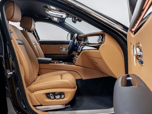 Used 2022 Rolls-Royce Ghost AWD/4WD image 25