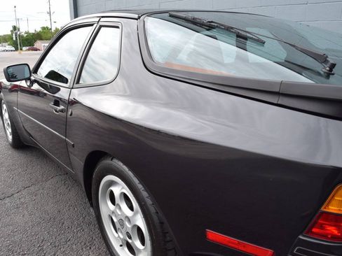 Used 1988 Porsche 944 Turbo RWD image 21
