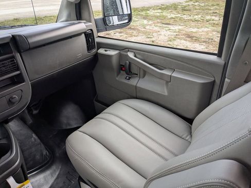 New 2025 Chevrolet Express 3500 LT w/ LT Preferred Equipment Group image 18