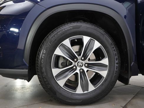 Used 2022 Toyota Highlander XLE image 31