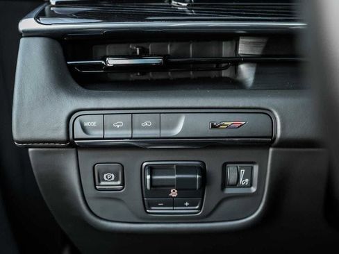 Used 2023 Cadillac Escalade ESV V image 33