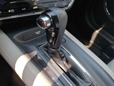 Used 2019 Honda HR-V EX image 12