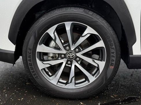 Certified 2022 Toyota Corolla Cross XLE w/ Convenience Package image 9