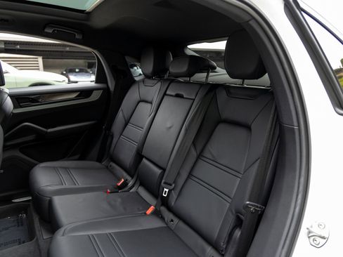 Certified 2026 Porsche Cayenne Coupe AWD/4WD image 47