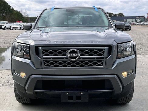 Certified 2022 Nissan Frontier SV image 8