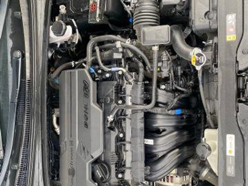 Used 2022 Hyundai Elantra Limited image 32