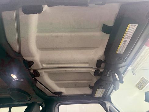 Used 2018 Jeep Wrangler Unlimited Sahara w/ Dual Top Group image 34