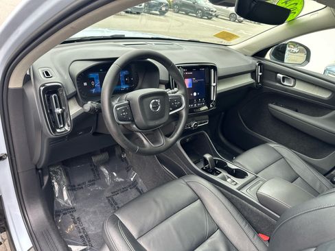 Used 2024 Volvo XC40 B5 Core w/ Protection Package Premier AWD/4WD image 11