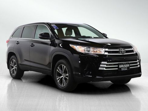 Used 2019 Toyota Highlander LE image 7