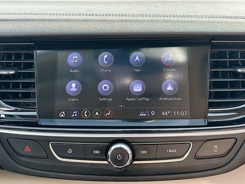 Used 2019 Buick Regal Essence w/ Driver Confidence Package I image 16