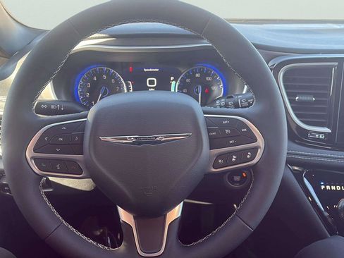 New 2026 Chrysler Pacifica Select image 17