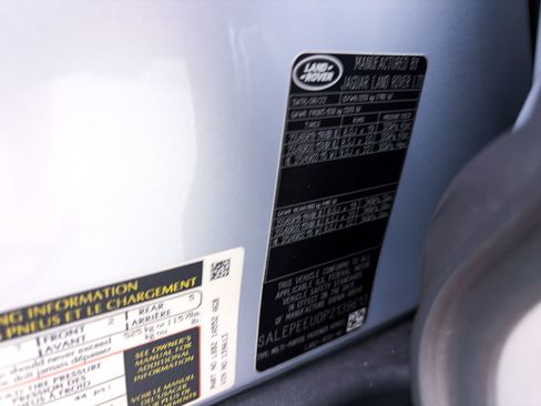 Used 2023 Land Rover Defender 110 SE AWD/4WD image 44