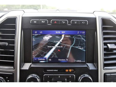 Used 2021 Ford F250 Lariat w/ Lariat Ultimate Package AWD/4WD image 26