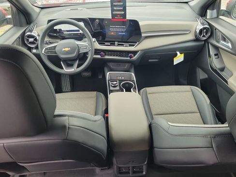 New 2026 Chevrolet Equinox LT w/ Convenience Package II FWD image 10