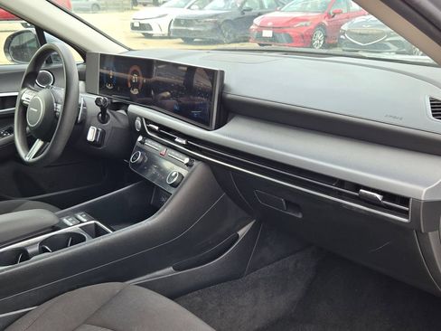 Used 2025 Hyundai Sonata SEL FWD image 32