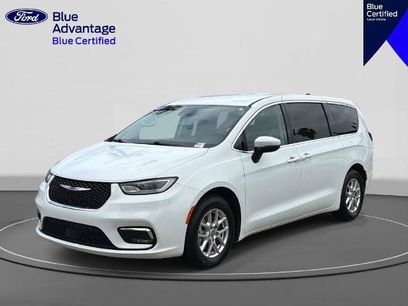 Used 2023 Chrysler Pacifica Touring-L