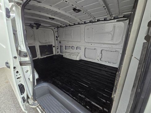 Used 2019 Nissan NV 2500 S image 14