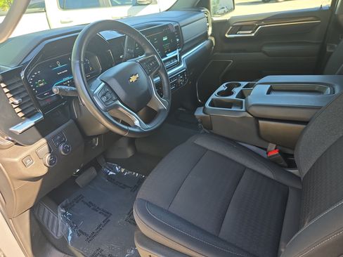 Used 2025 Chevrolet Silverado 1500 LT RWD image 15