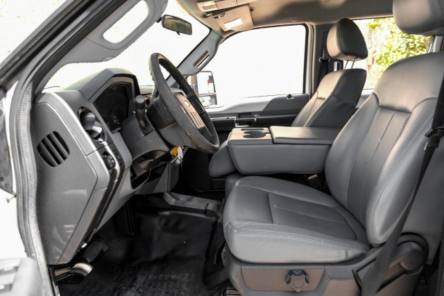 Used 2016 Ford F250 XL w/ Power Equipment Group RWD image 3