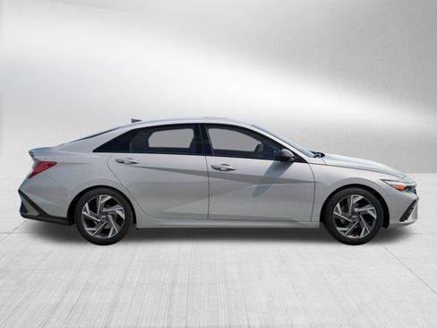 New 2026 Hyundai Elantra SEL Sport Premium image 7