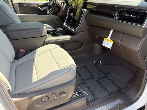 New 2026 GMC Yukon Elevation w/ Elevation Premium Package image 16