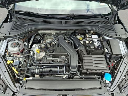Used 2025 Volkswagen Jetta SE FWD image 29