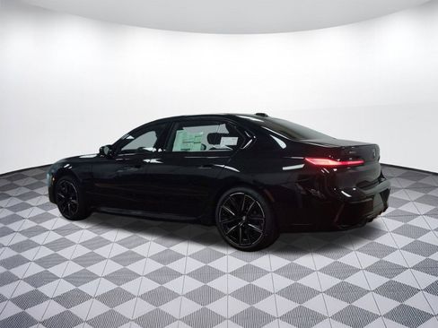 Used 2026 BMW 750e xDrive image 3