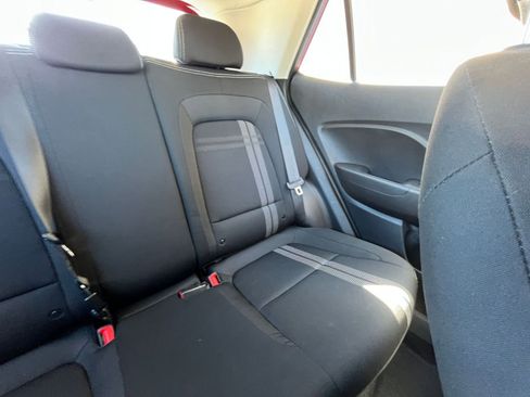 Used 2025 Hyundai Venue SEL image 37