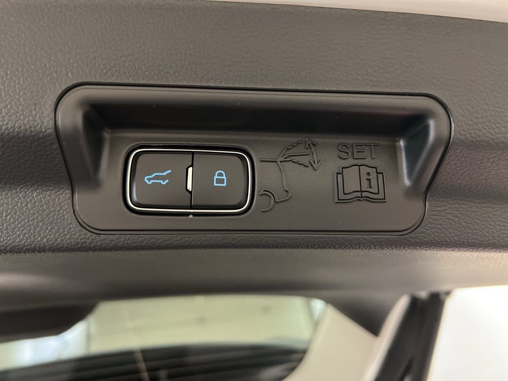 New 2026 Ford Explorer Active w/ Active Comfort Package AWD/4WD image 32
